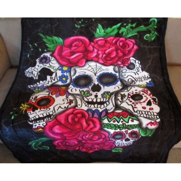 New Six Skulls & Roses Plush Throw Gift Blanket Sherpa Ardras Day of the Dead - Picture 2 of 5